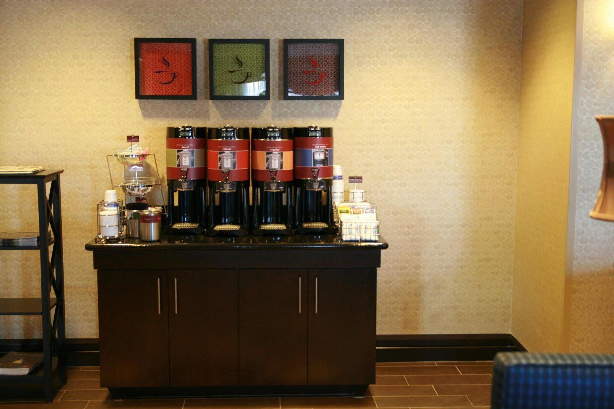 Hampton Inn Topeka Restaurant photo